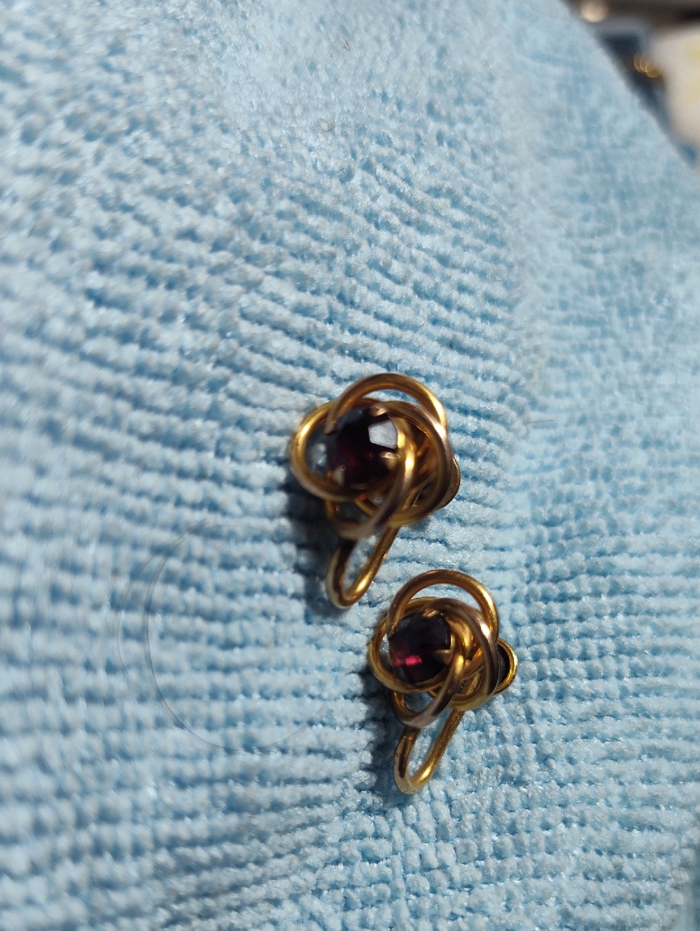 vintage  gold fill    swirl Knot  screw back Earrings with Deep Red Gemstone